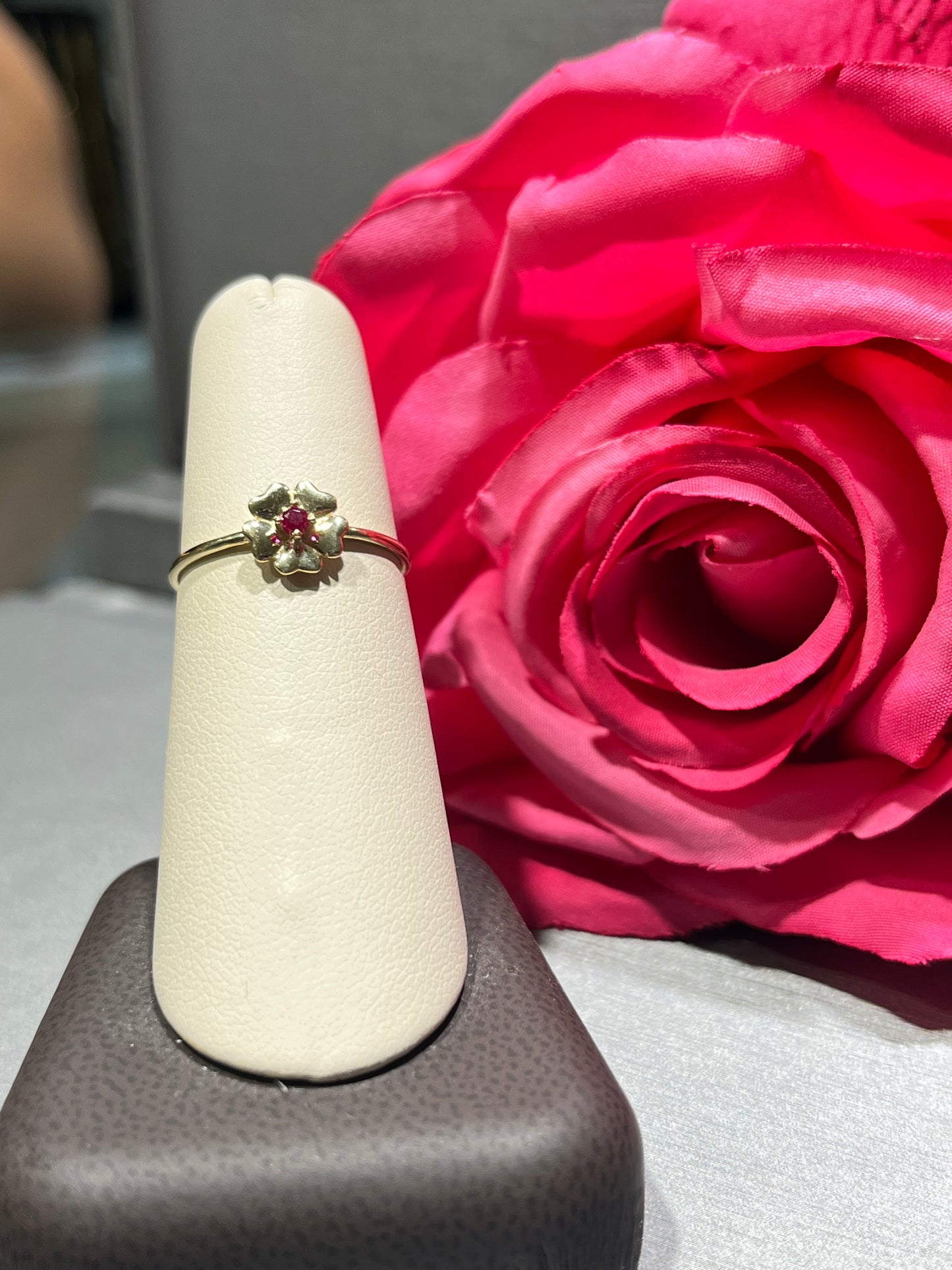 14K Flower 🌸 Women’s Ring Yellow Gold