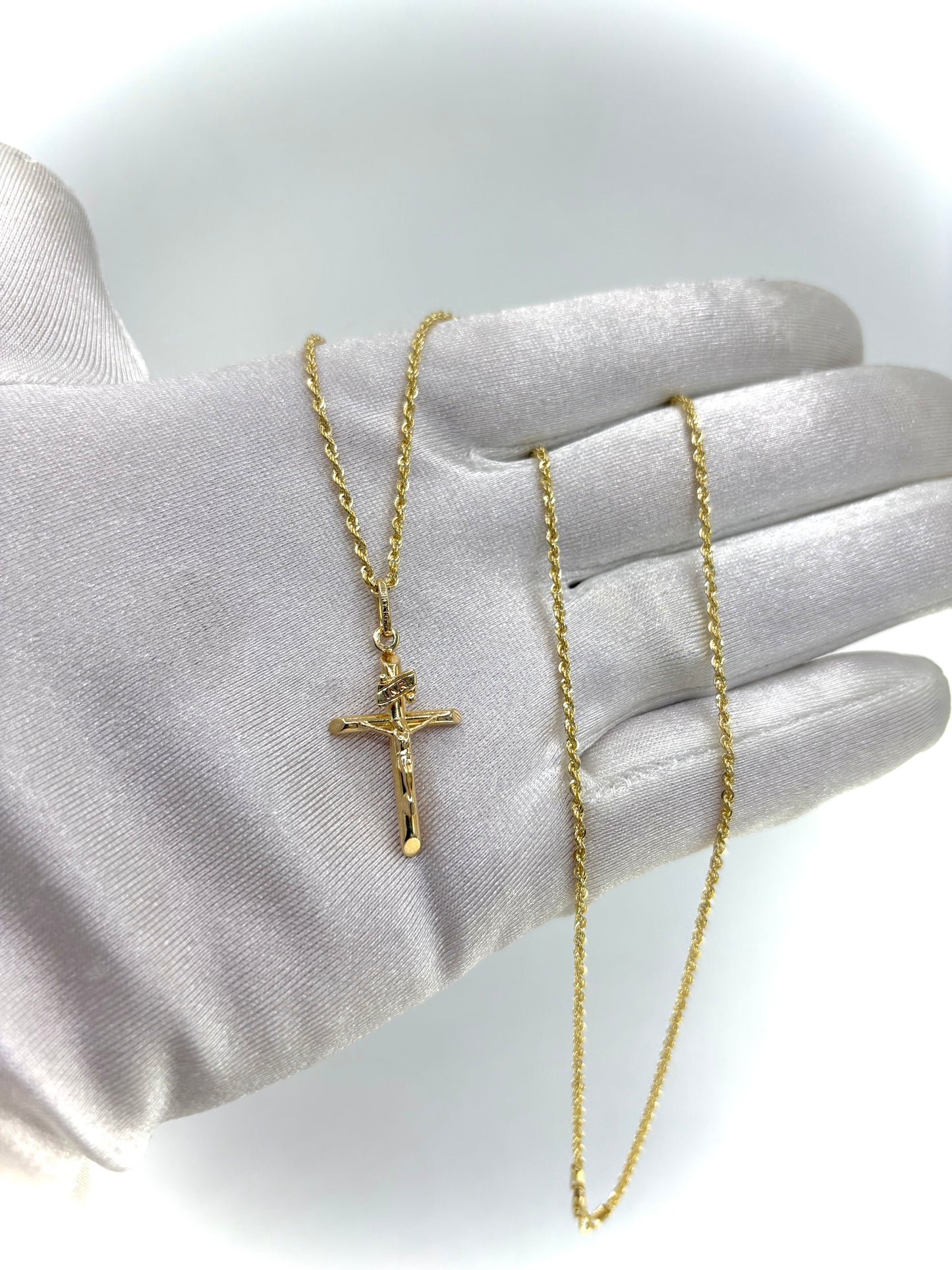 Rope Chain with Cross Pendant 14kt