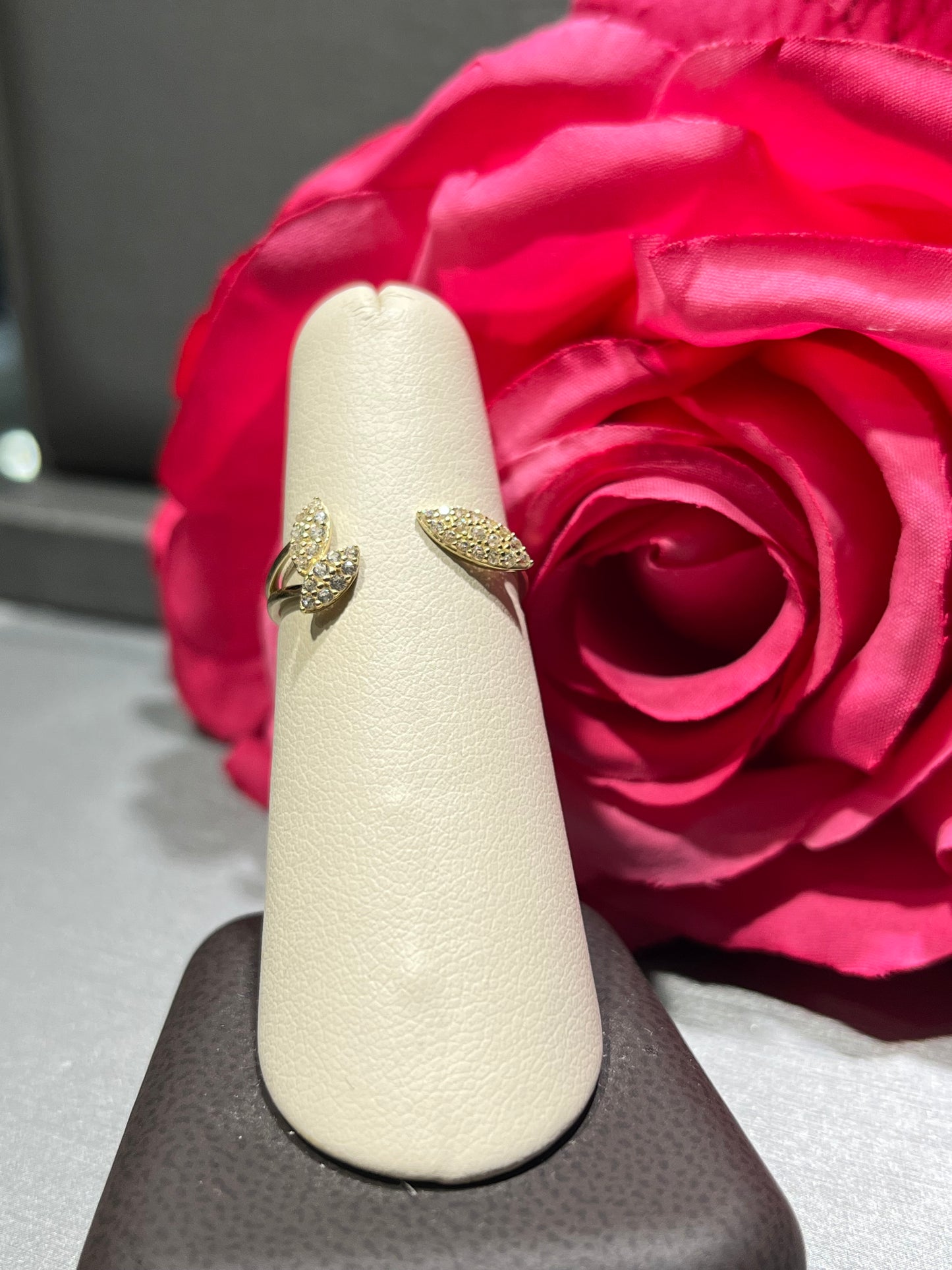 14K Women’s Ring Yellow Gold